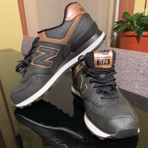 Brand new, never worn New Balance 574